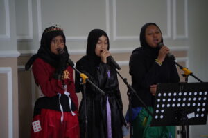 Penampilan musik sebagai penutup Book Parade 2025 JHS GIS 3 Jogja
