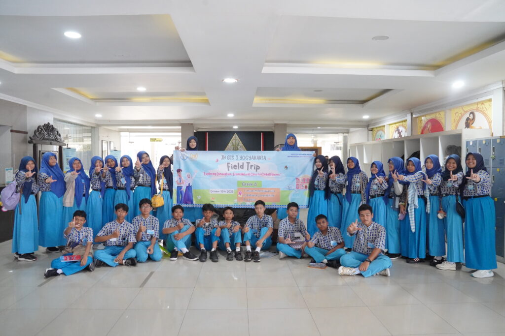 Momen field trip siswa-siswa JHS GIS 3 Jogja