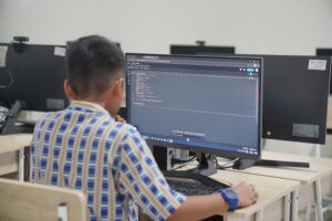 Ekskul coding mengajak siswa mempelajari pemrograman dasar