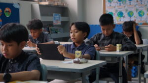 Potret peserta yang tampak serius dan fokus mengerjakan try out