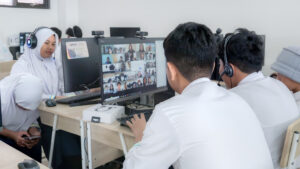 Siswa-siswi JHS GIS 3 Jogja bertemu teman-teman luar negeri melalui Zoom Meeting