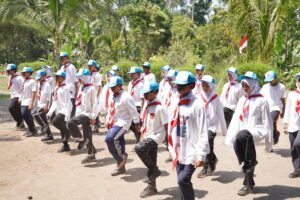 Seluruh siswa baru peserta LDKS mengikuti Peraturan Baris Berbaris (PBB)