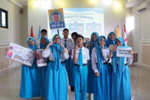 Potret pasangan calon nomor urut 2 bersama tim suksesnya